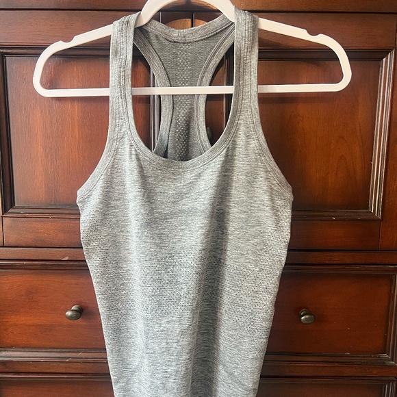 Lululemon Swiftly Tech Racerback Tank Top - Size 4 - Heathered Grey -[EUC, oo] - Picture 1 of 2